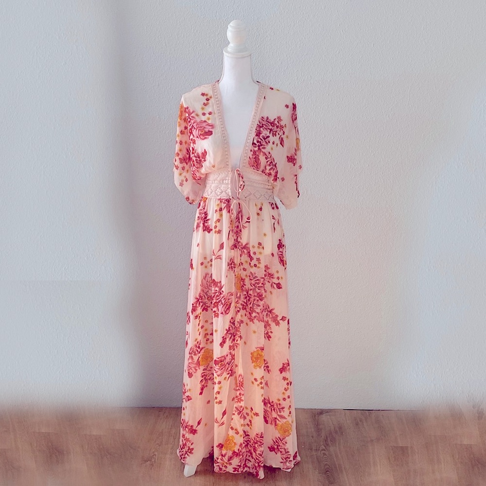 OFFERS ACCEPTED Floral kimono